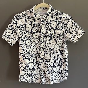Old Navy Hawaiian button down shirt. Youth Size Large (10-12). Navy Blue & White